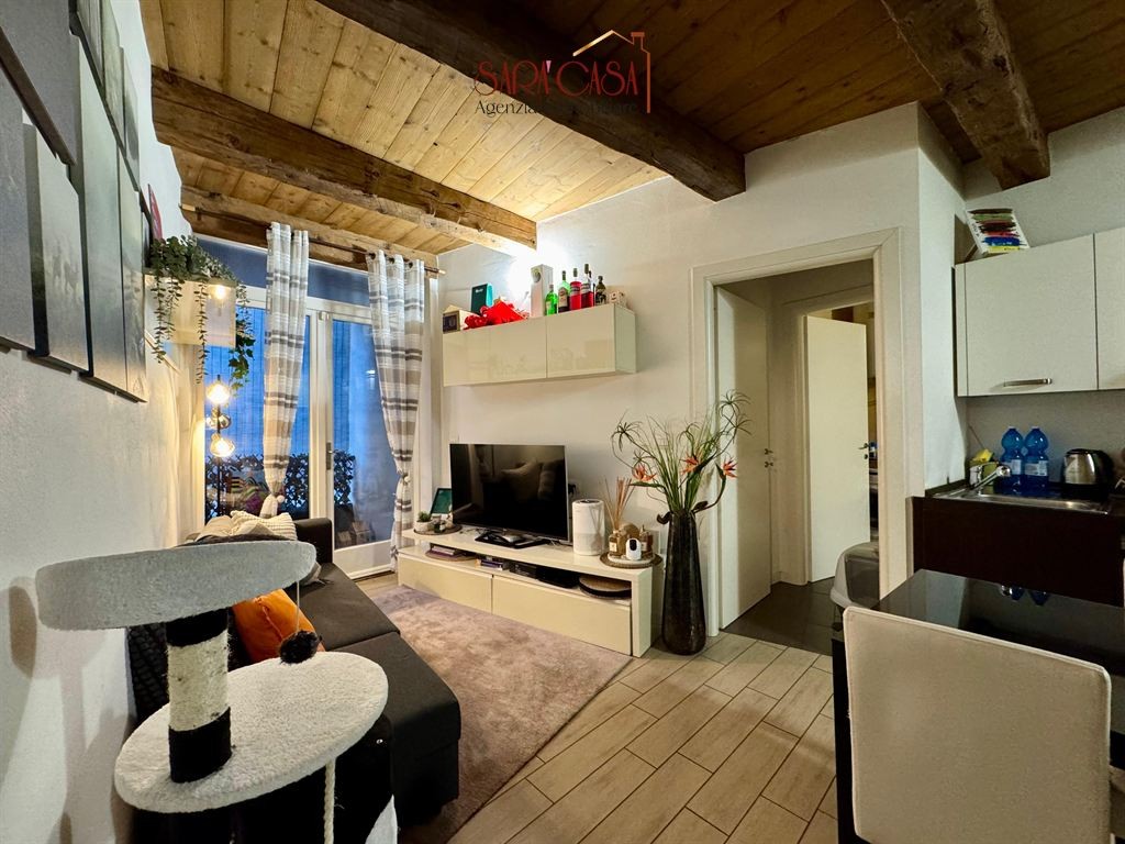 GRAZIOSO BILOCALE A REDDITO IN CENTRO STORICO