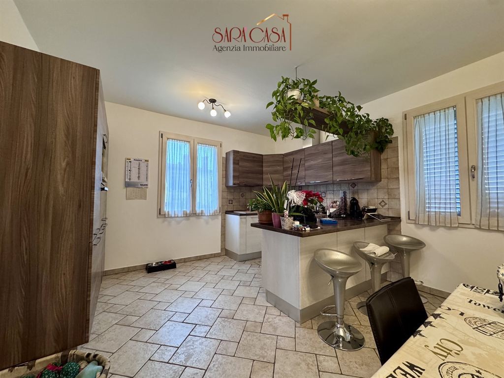 Villetta su tre piani con corte esclusiva in ottima posizione