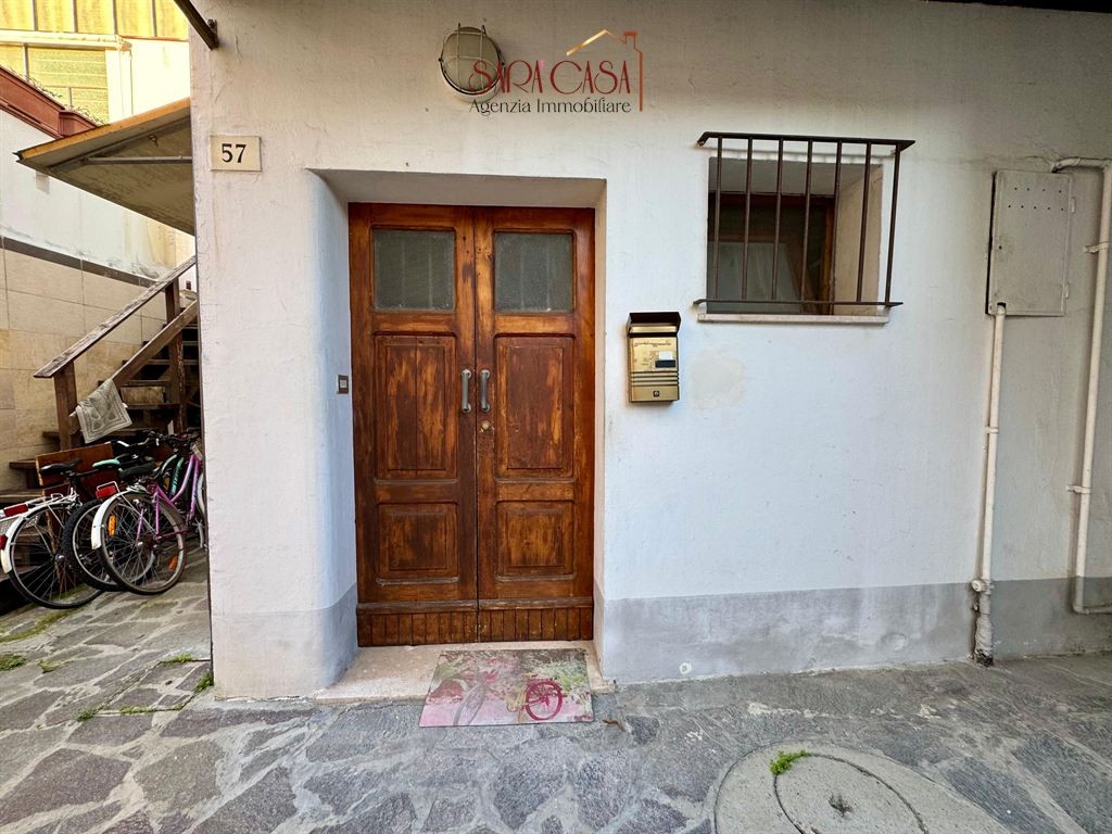 CASA SEMINDIPENDENTE CON DUE CAMERE DA LETTO
