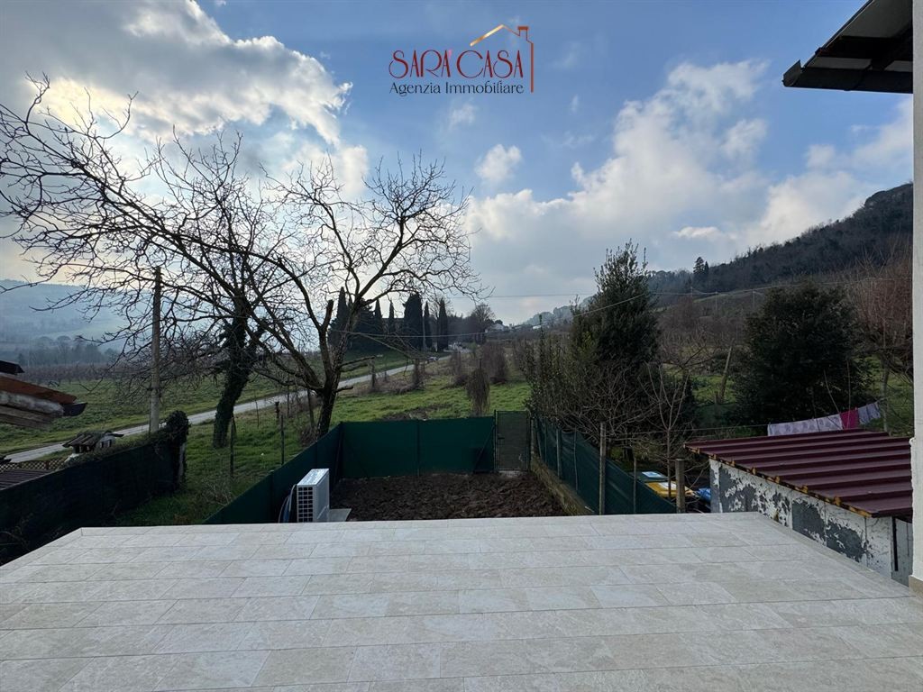 VILLETTA INDIPENDENTE TERRA/CIELO CON VISTA SULLE COLLINE