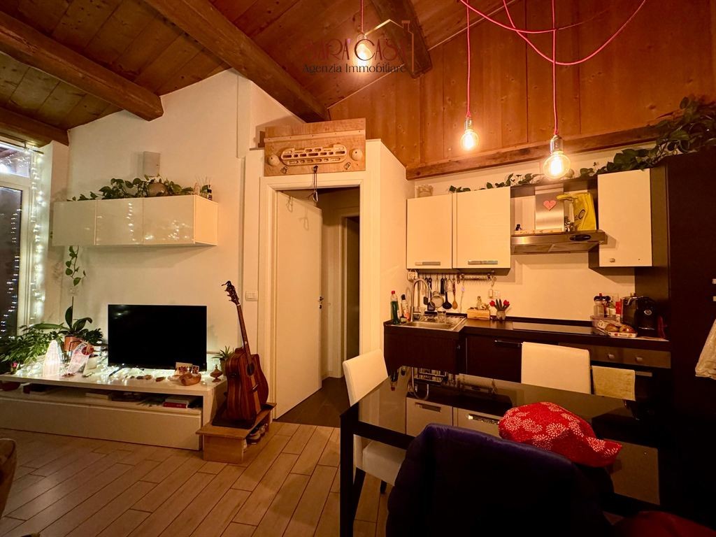 ELEGANTE BILOCALE A REDDITO IN CENTRO STORICO