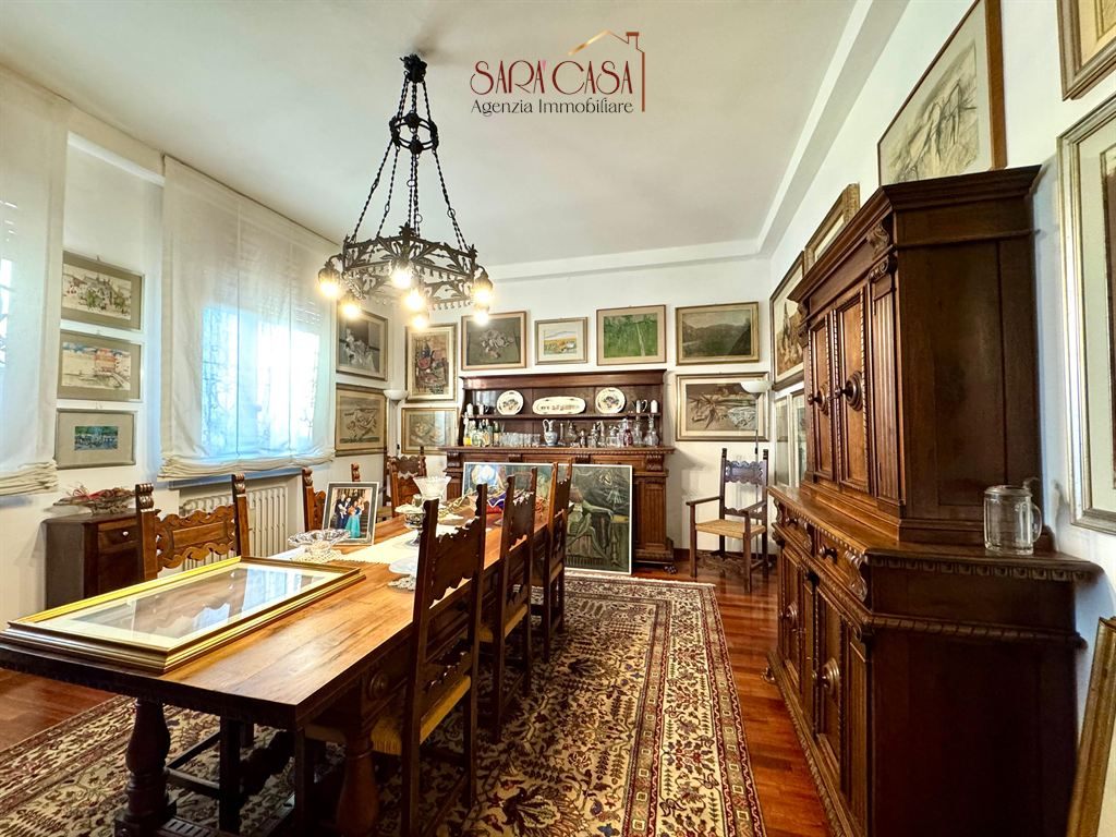 CASA SEMINDIPENDENTE CON GARAGE E GIARDINO ESCLUSIVO