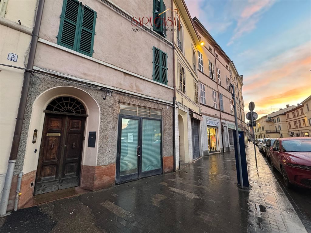 COMODO BILOCALE A REDDITO IN CENTRO STORICO