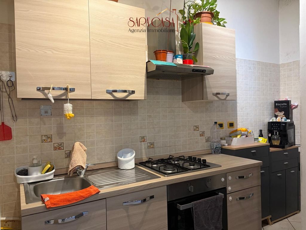 Comodo appartamento al piano rialzato con cantina e garage