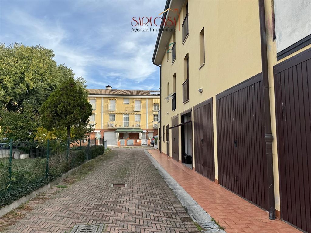 RECENTE APPARTAMENTO CON DUE CAMERE DA LETTO E GARAGE